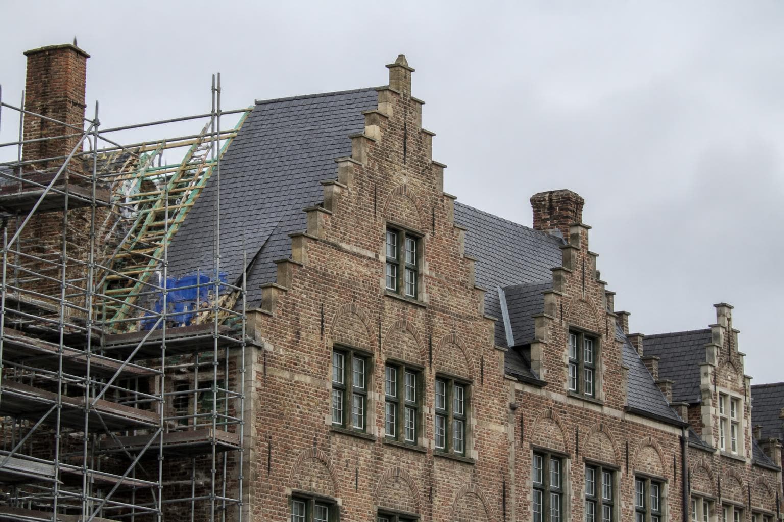 Leien renovatie van een trapgevel